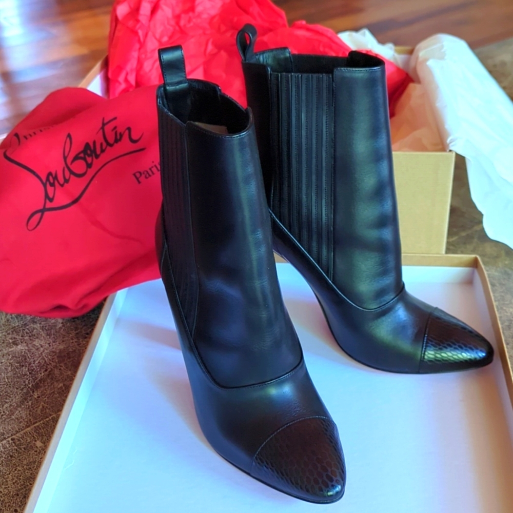 Christian Louboutin Me in the 90s boots